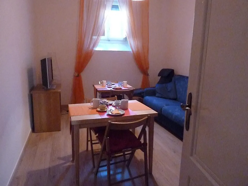Myroom Firenze Statuto Italy